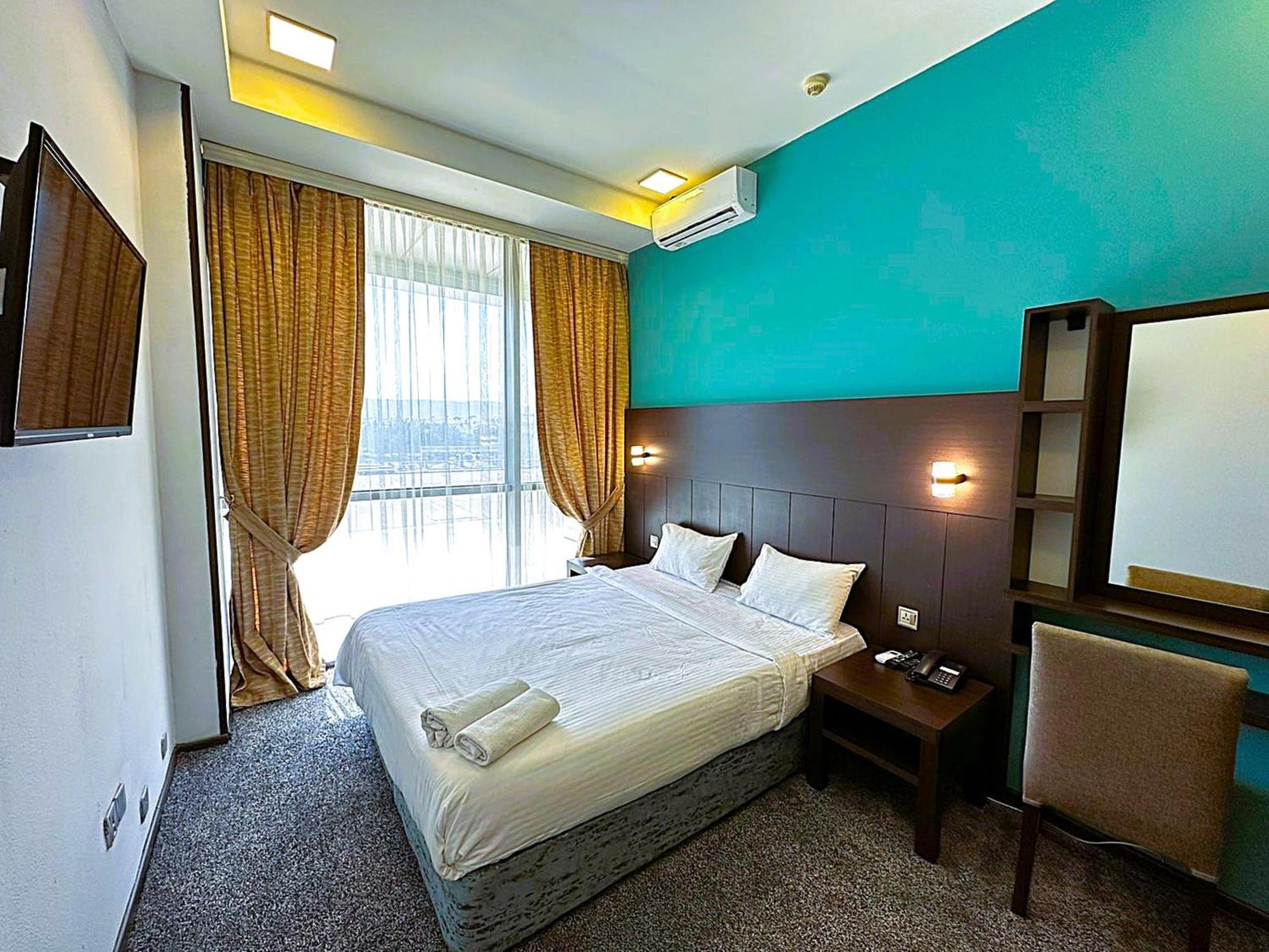 Crossway Hotel Masazir Exterior foto